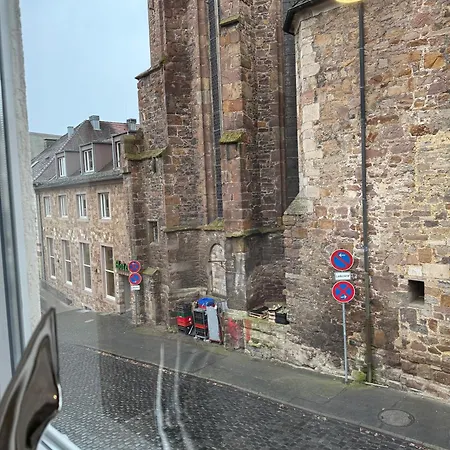 Gemuetliche Und Zentrale Stadtwohnung Apartamento